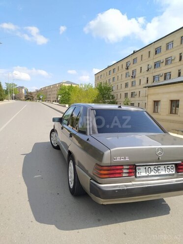 Mercedes 190 1990, 245,398 km - 1.8 l - Naftalan