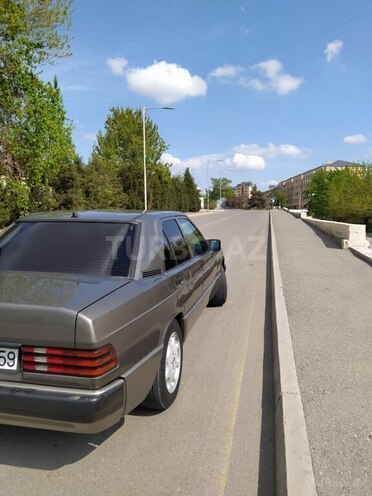 Mercedes 190 1990, 245,398 km - 1.8 l - Naftalan
