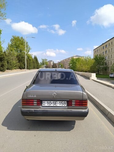 Mercedes 190 1990, 245,398 km - 1.8 l - Naftalan