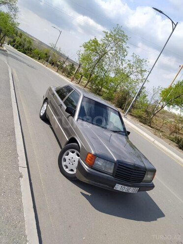 Mercedes 190 1990, 245,398 km - 1.8 l - Naftalan