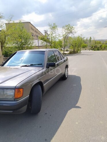 Mercedes 190 1990, 245,398 km - 1.8 l - Naftalan