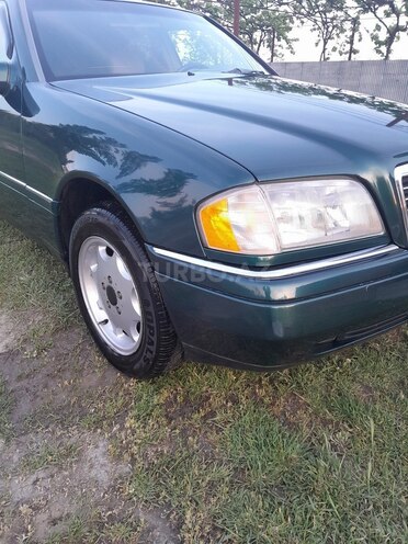 Mercedes E 220 1995, 312,216 km - 2.2 l - Sabirabad