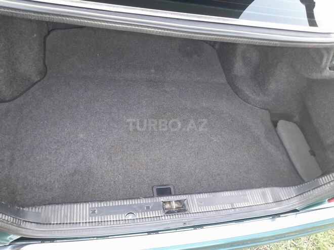 Mercedes E 220 1995, 312,216 km - 2.2 l - Sabirabad