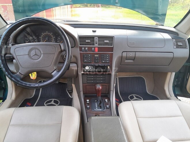 Mercedes E 220 1995, 312,216 km - 2.2 l - Sabirabad