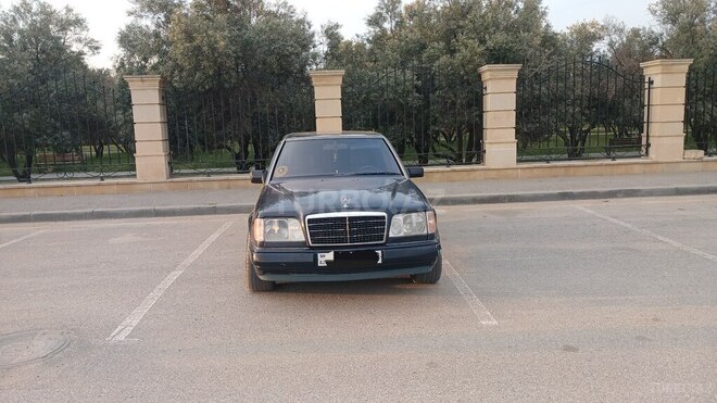 Mercedes E 280 1993, 435,000 km - 2.8 l - Bakı