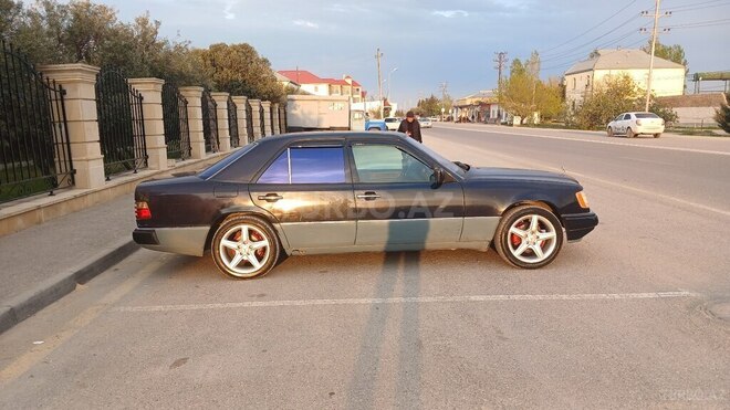 Mercedes E 280 1993, 435,000 km - 2.8 l - Bakı