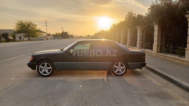 Mercedes E 280 1993, 435,000 km - 2.8 l - Bakı