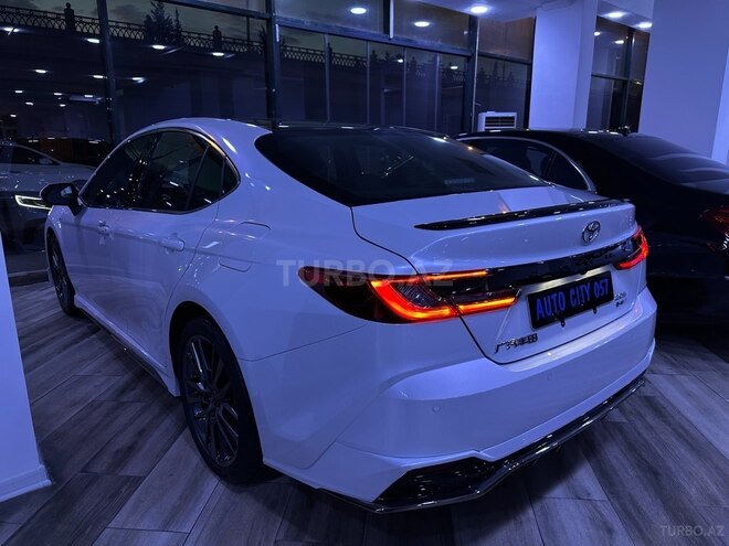 Toyota Camry-5