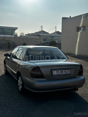 Hyundai Sonata-5