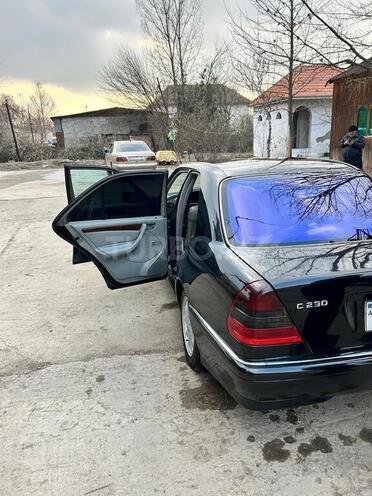 Mercedes C 230 1999, 400,000 km - 2.3 l - Salyan