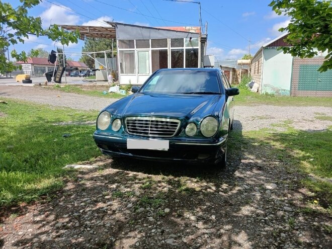 Mercedes E 220 d 2002, 315,000 km - 2.2 l - Ağdam