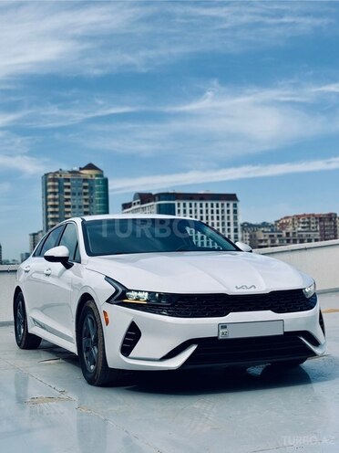 Kia K5-1
