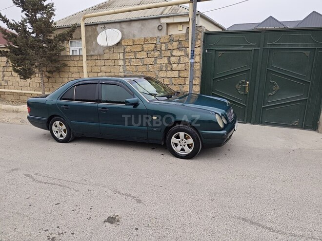 Mercedes E 200 1996, 300,000 km - 2.0 l - Sumqayıt