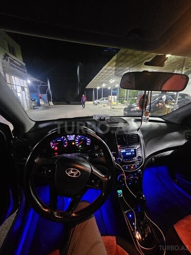 Hyundai Accent 2015, 260,000 km - 1.6 л - Sumqayıt