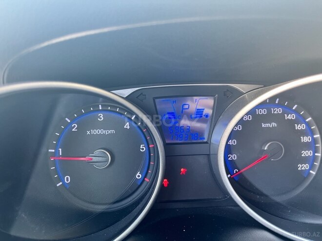 Hyundai ix35 2014, 180,000 km - 2.0 l - Bakı