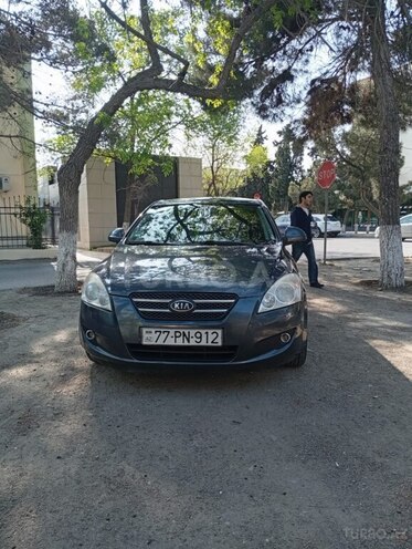 Kia Ceed 2009, 305,000 km - 1.4 л - Sumqayıt