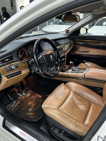 BMW 750 2011, 178,000 km - 4.4 l - Mingəçevir