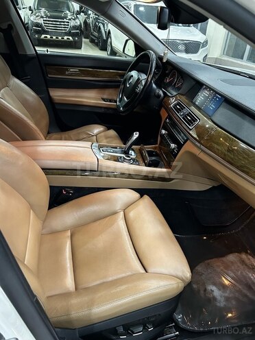 BMW 750 2011, 178,000 km - 4.4 l - Mingəçevir