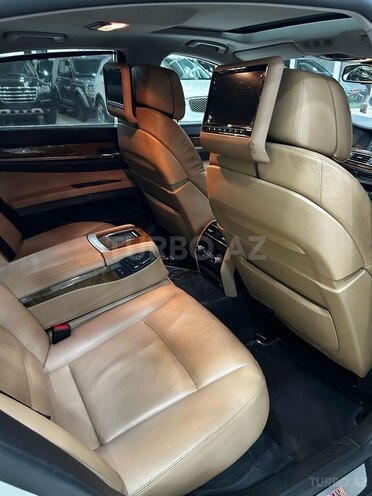 BMW 750 2011, 178,000 km - 4.4 l - Mingəçevir