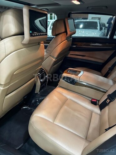 BMW 750 2011, 178,000 km - 4.4 l - Mingəçevir