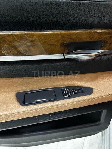 BMW 750 2011, 178,000 km - 4.4 l - Mingəçevir