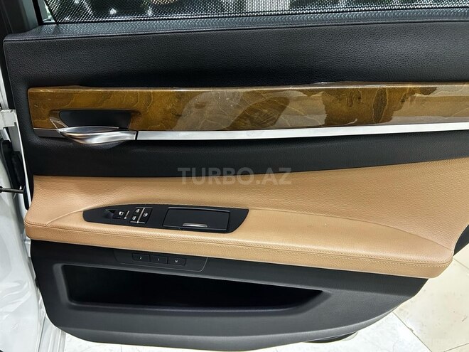 BMW 750 2011, 178,000 km - 4.4 l - Mingəçevir