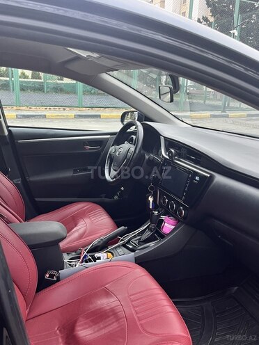 Toyota Corolla 2017, 178,750 km - 1.6 l - Bakı