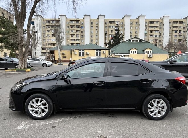 Toyota Corolla 2017, 178,750 km - 1.6 l - Bakı