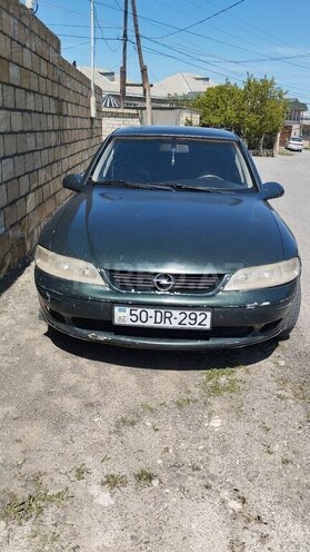 Opel Vectra 1999, 530,000 km - 1.6 l - Quba