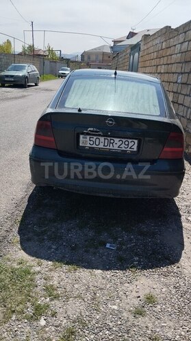 Opel Vectra 1999, 530,000 km - 1.6 l - Quba