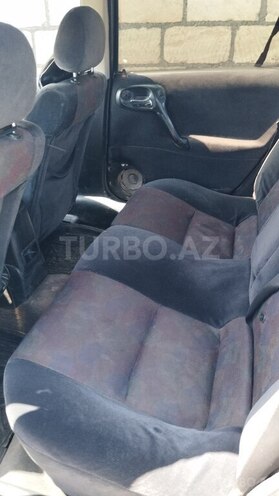 Opel Vectra 1999, 530,000 km - 1.6 l - Quba