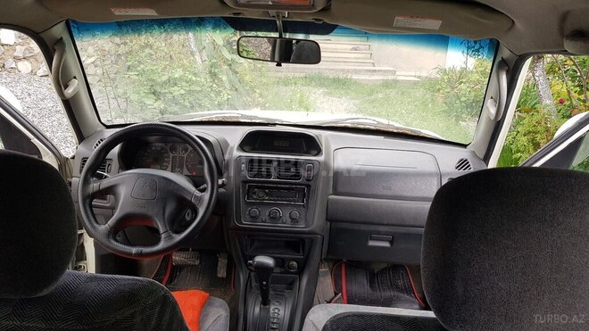 Mitsubishi Pajero io 2001, 250,000 km - 2.0 л - Şəki