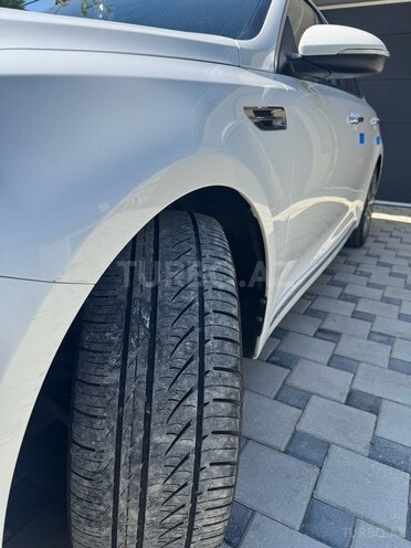 Kia K5-10