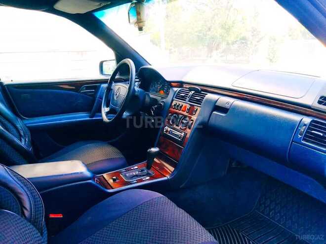Mercedes E 280 1996, 299,000 km - 2.8 l - Sabirabad