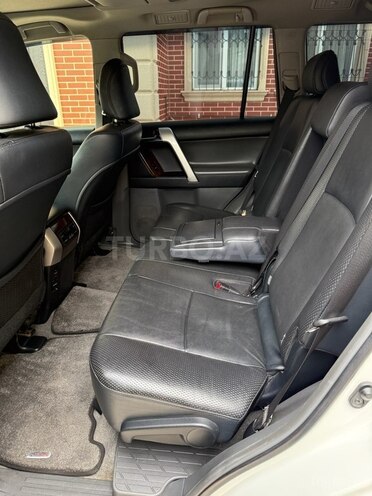 Toyota Land Cruiser Prado 2013, 270,000 km - 4.0 л - Bakı