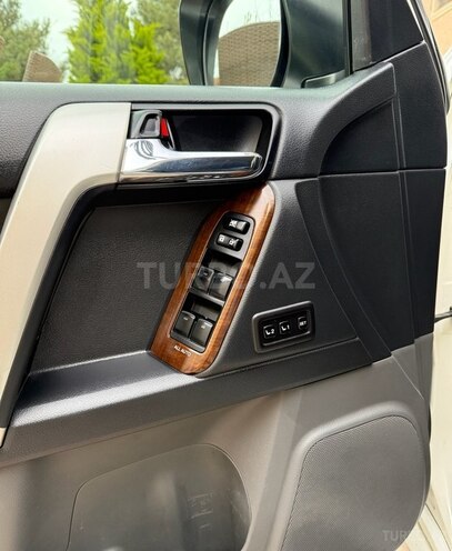 Toyota Land Cruiser Prado 2013, 270,000 km - 4.0 л - Bakı