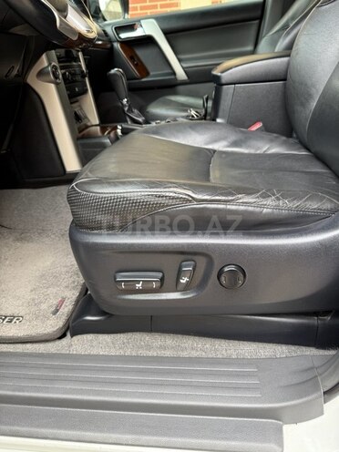 Toyota Land Cruiser Prado 2013, 270,000 km - 4.0 л - Bakı