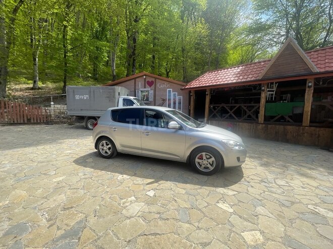 Kia Ceed 2008, 200,000 km - 1.6 л - Quba