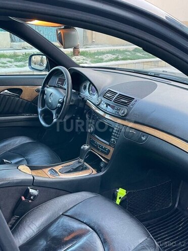 Mercedes E 220 d-9