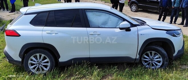 Toyota Corolla Cross 2024, 8,000 km - 2.0 л - Neftçala