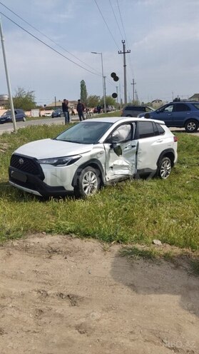 Toyota Corolla Cross 2024, 8,000 km - 2.0 л - Neftçala