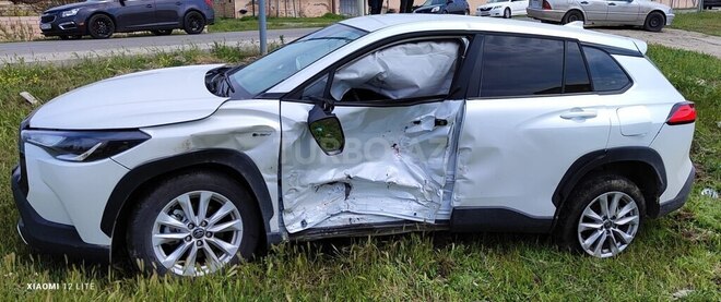 Toyota Corolla Cross 2024, 8,000 km - 2.0 л - Neftçala