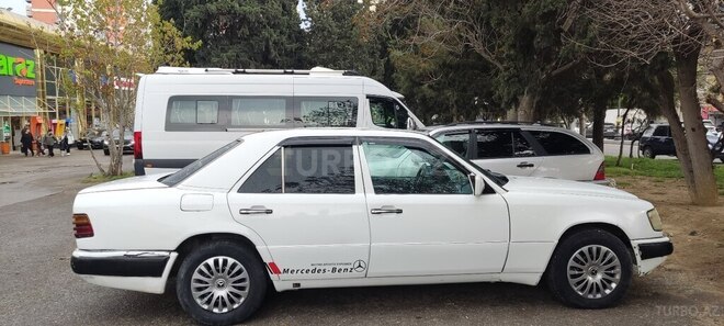 Mercedes E 250 1994, 999,999 km - 2.5 l - Bakı