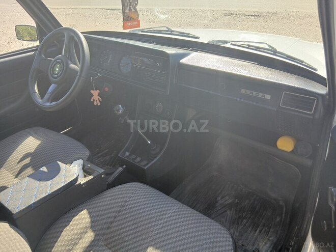 LADA (VAZ) 2107 2009, 46,000 km - 1.6 l - Salyan