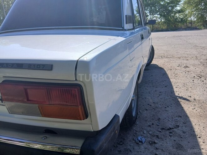 LADA (VAZ) 2107 2009, 46,000 km - 1.6 l - Salyan