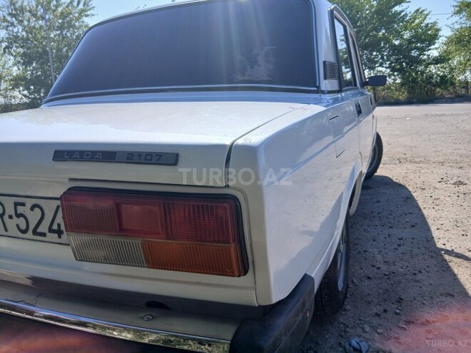 LADA (VAZ) 2107 2009, 46,000 km - 1.6 l - Salyan
