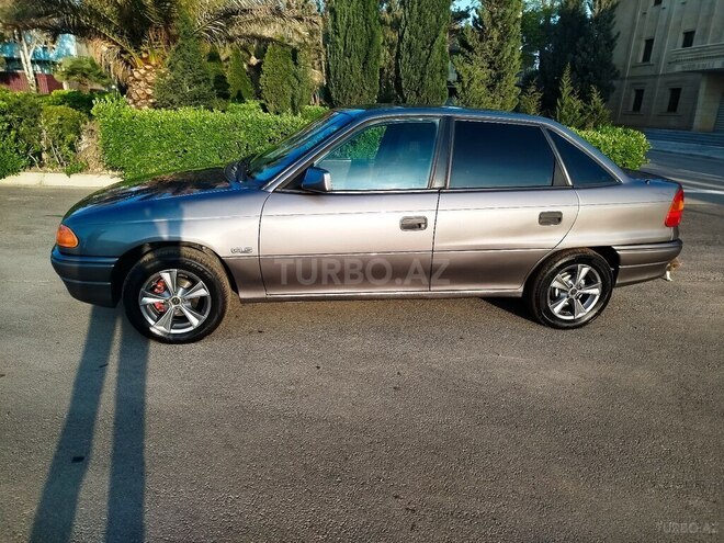 Opel Astra 1993, 479,284 km - 1.4 l - Sumqayıt