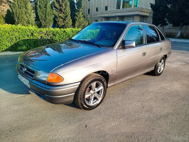 Opel Astra 1993, 479,284 km - 1.4 l - Sumqayıt