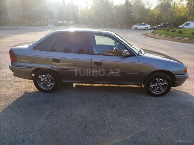 Opel Astra 1993, 479,284 km - 1.4 l - Sumqayıt