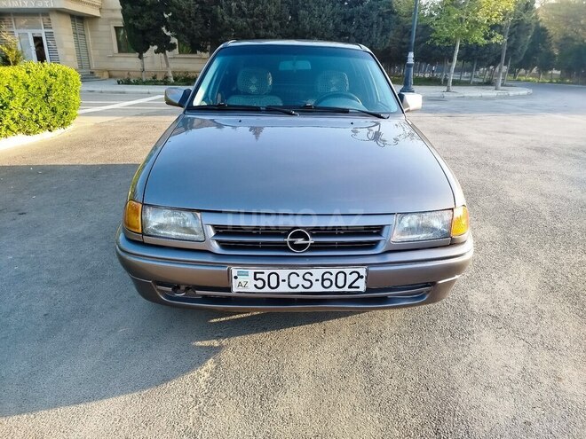 Opel Astra 1993, 479,284 km - 1.4 l - Sumqayıt